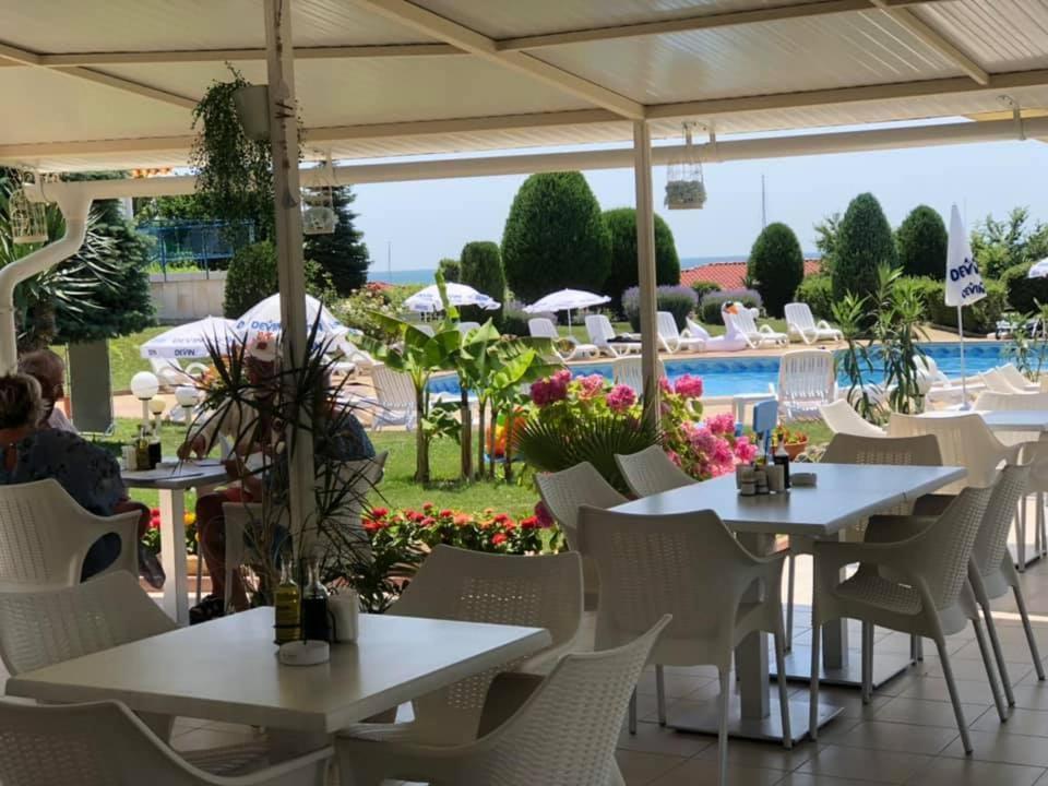 Riviera Complex 6 Hotel Sveti Vlas Buitenkant foto